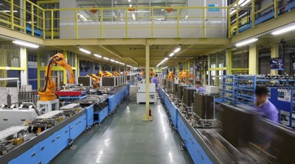 美的空調(diào)總裝線(xiàn)采用機(jī)器人,將只保留三成工人-中國(guó)管理咨詢(xún)網(wǎng)(chnmc.com)